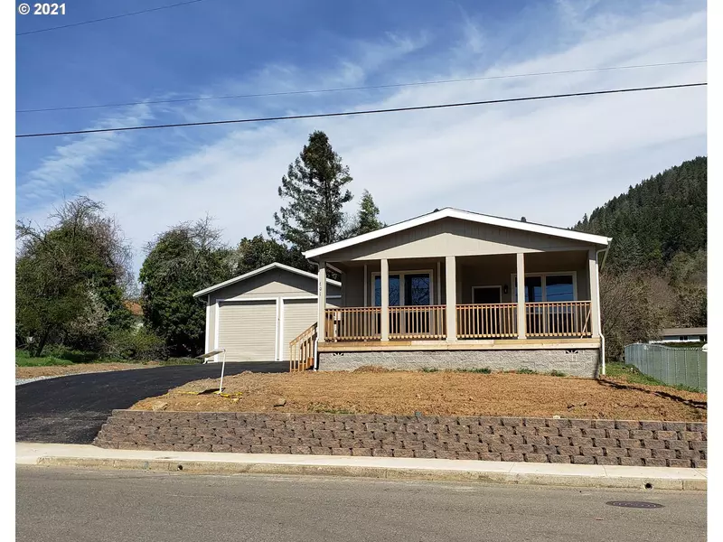 301 NE RICE ST, Myrtle Creek, OR 97457