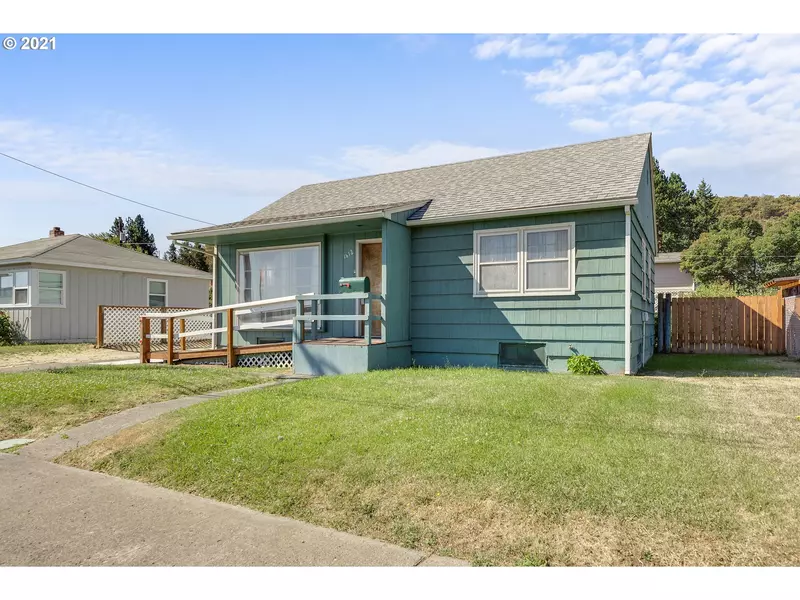 1612 W 10TH ST, The Dalles, OR 97058