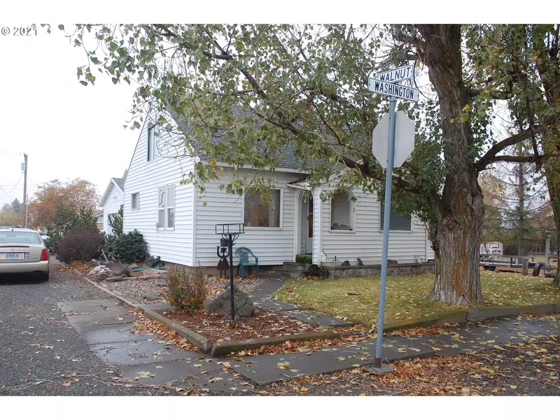 102 S WASHINGTON ST, Condon, OR 97823