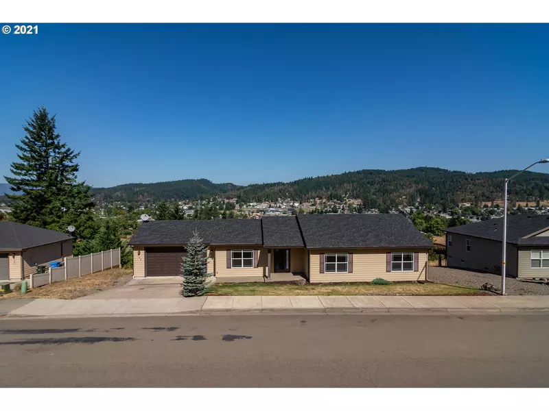 725 VALLEY VISTA ST, Sutherlin, OR 97479