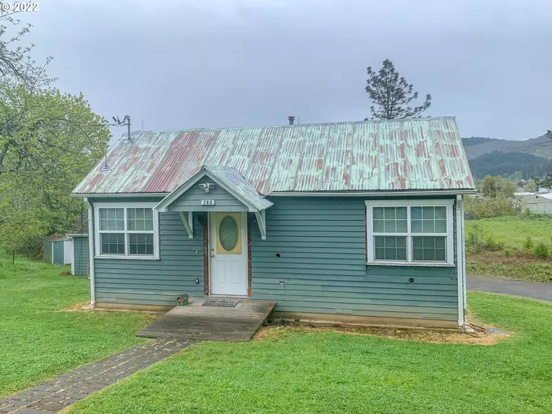 280 W SIXTH AVE, Sutherlin, OR 97479