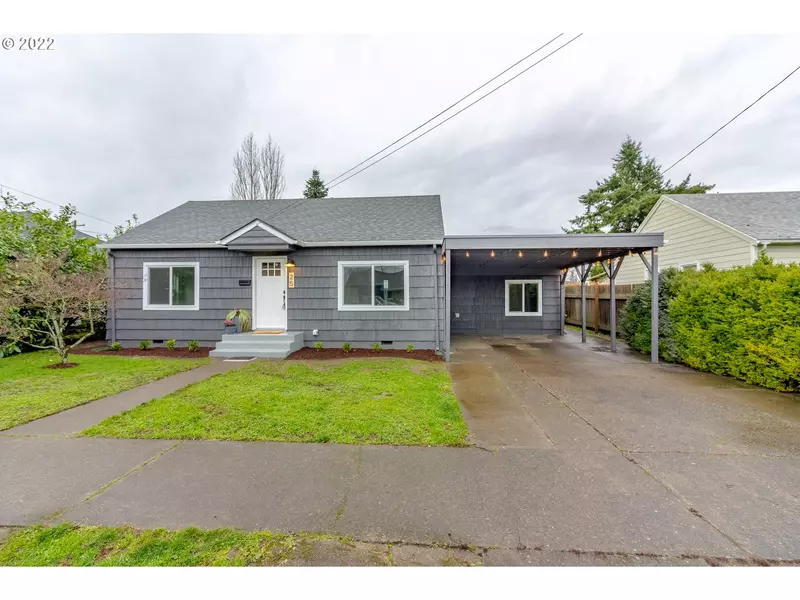 25 E CEDAR ST, Lebanon, OR 97355