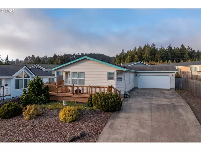 725 SE WINCHELL DR, Depoe Bay, OR 97341