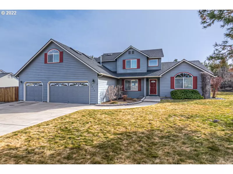 2817 SW CASCADE VISTA DR, Redmond, OR 97756