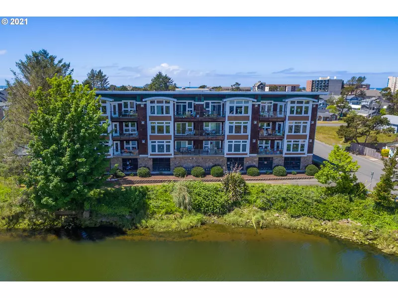 445 Ave G #403, Seaside, OR 97138