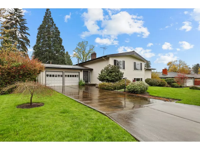 15267 SE EL CAMINO WAY, Milwaukie, OR 97267