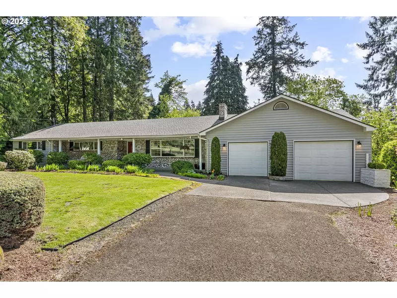 30 COUNTRY CLUB DR, Longview, WA 98632