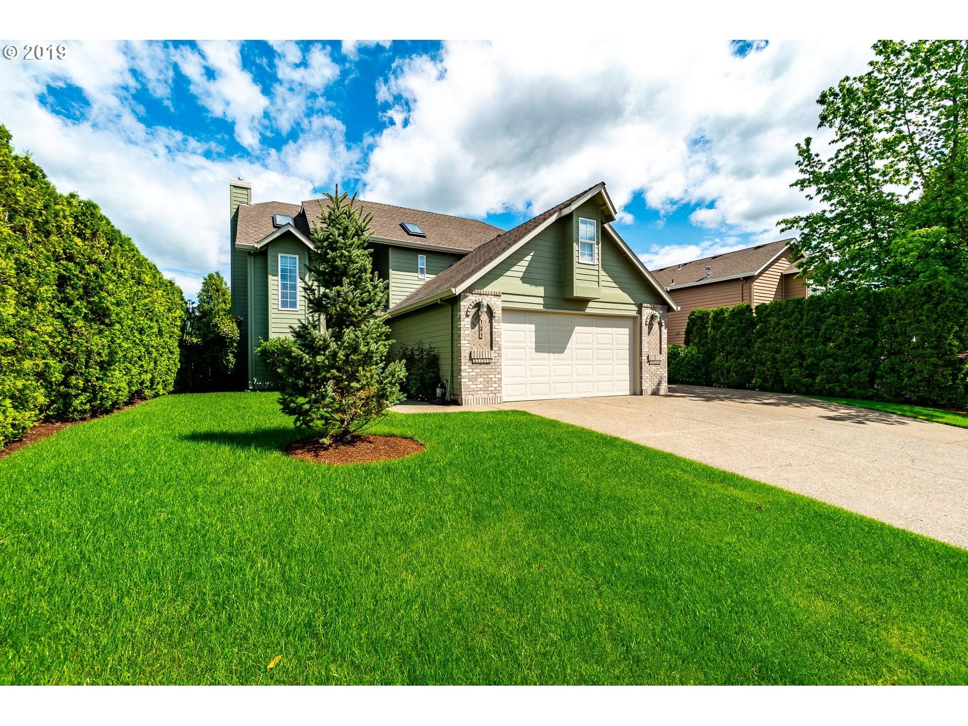 Newberg, OR 97132,121 MELODY CT