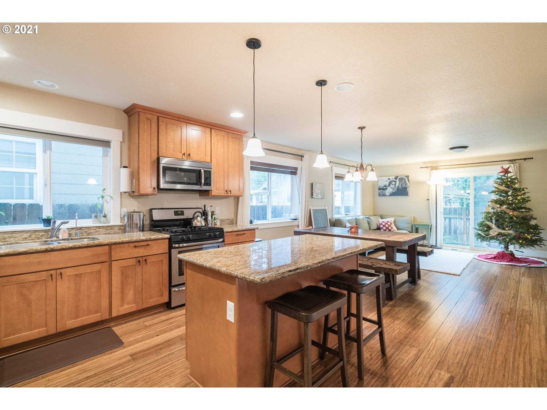 Portland, OR 97215,2345 SE 77th AVE