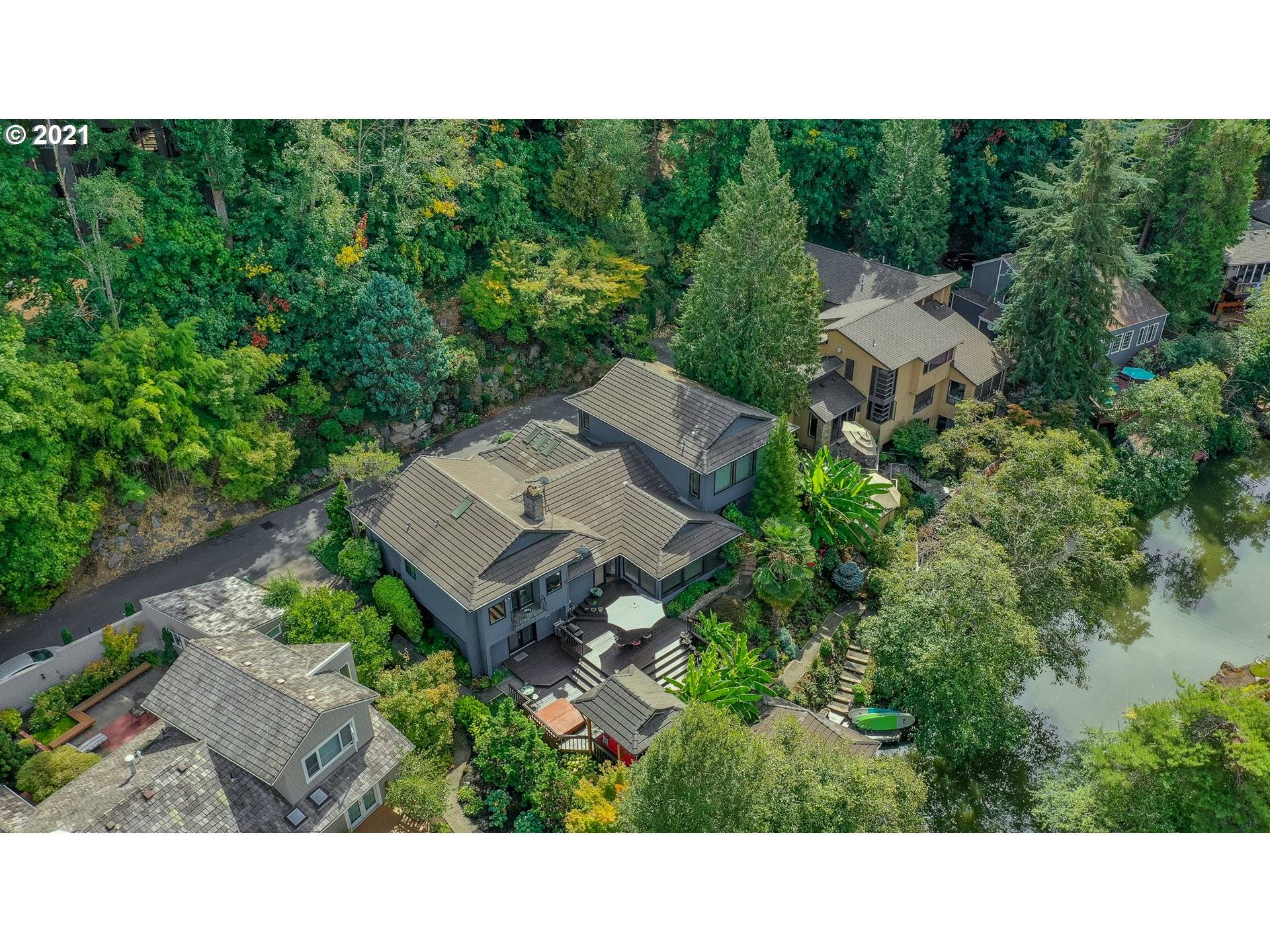 Lake Oswego, OR 97034,17908 BLUE HERON DR