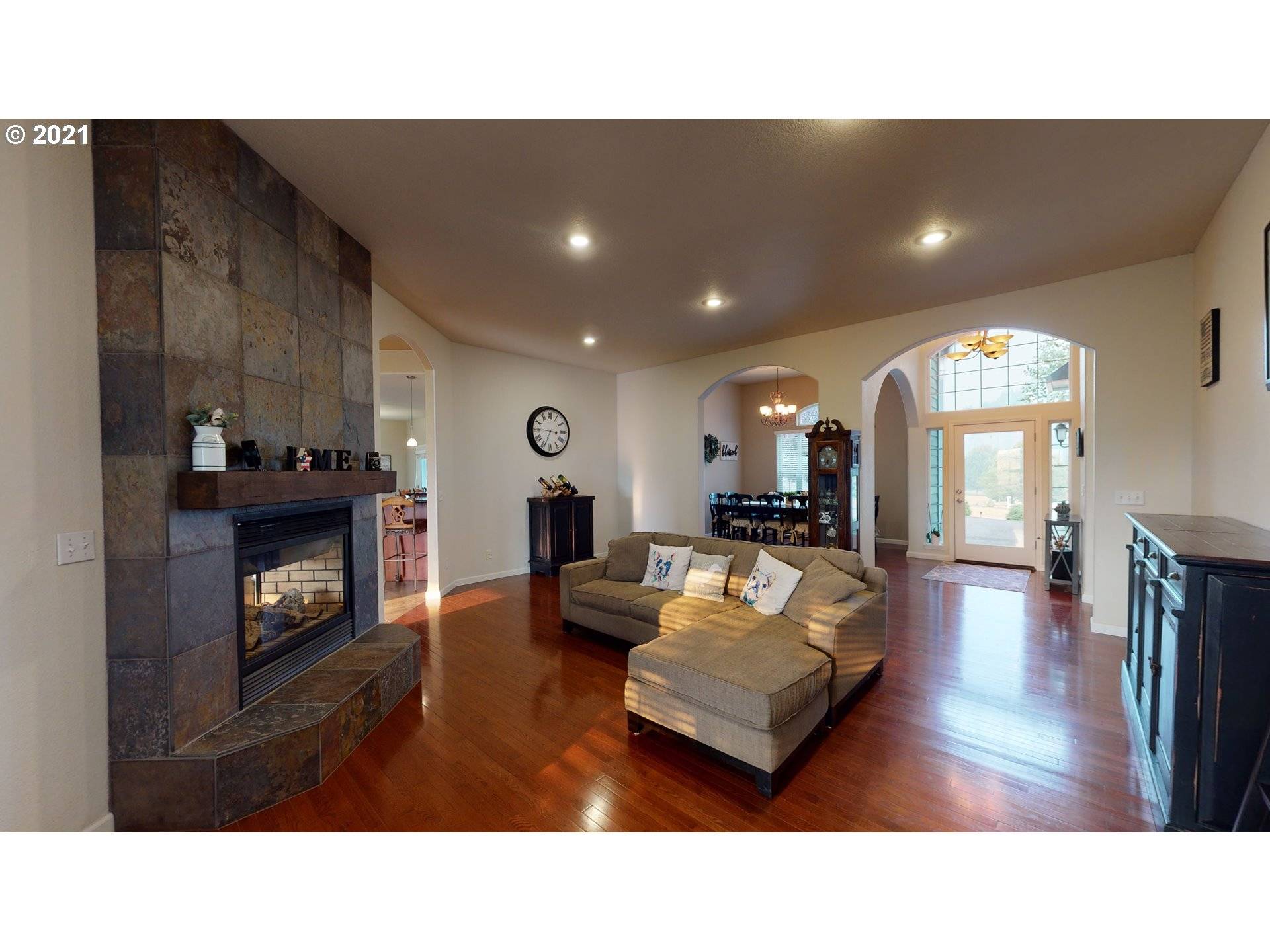 Roseburg, OR 97471,233 STENGAR LN