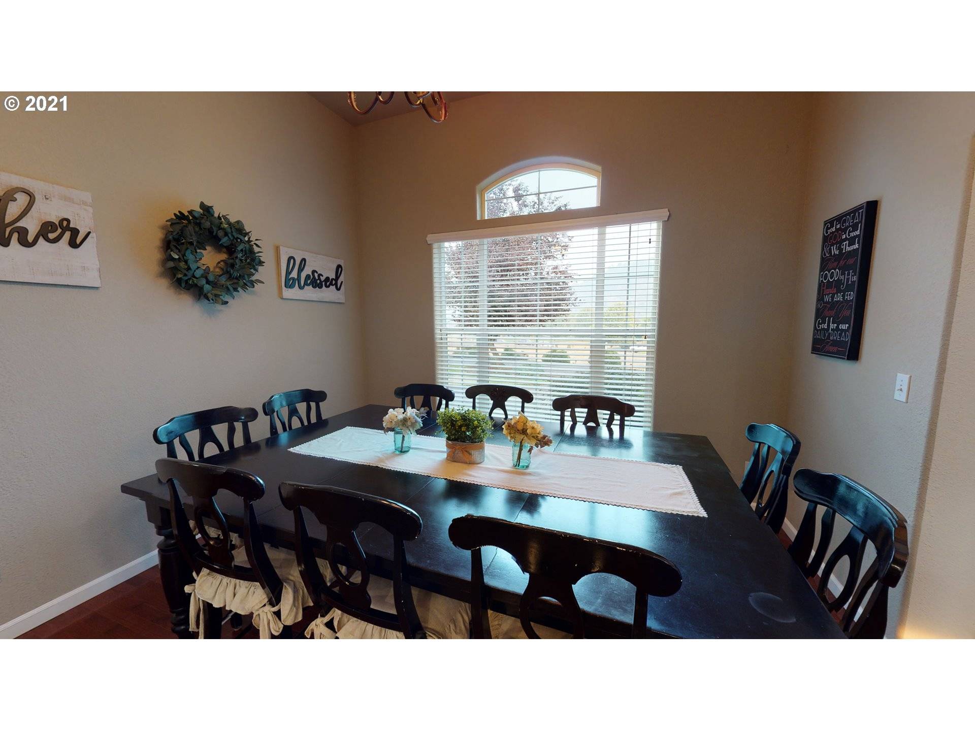 Roseburg, OR 97471,233 STENGAR LN