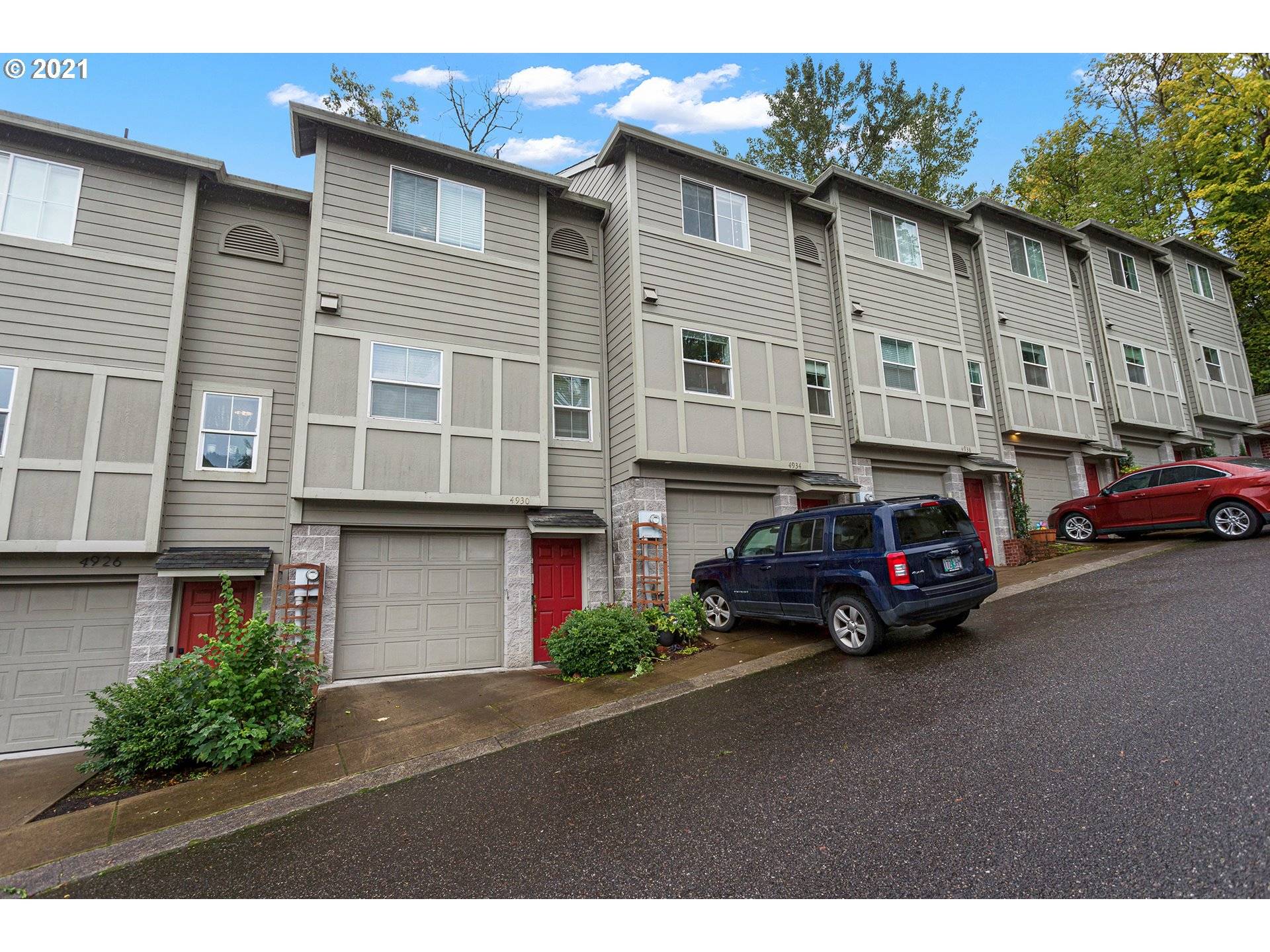 Portland, OR 97239,4930 SW 1ST AVE
