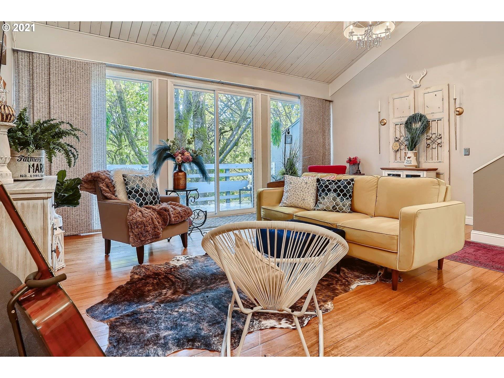 Lake Oswego, OR 97035,4 TOUCHSTONE #76