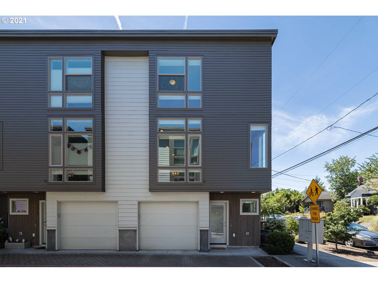 1242 N MORGAN ST, Portland, OR 97217