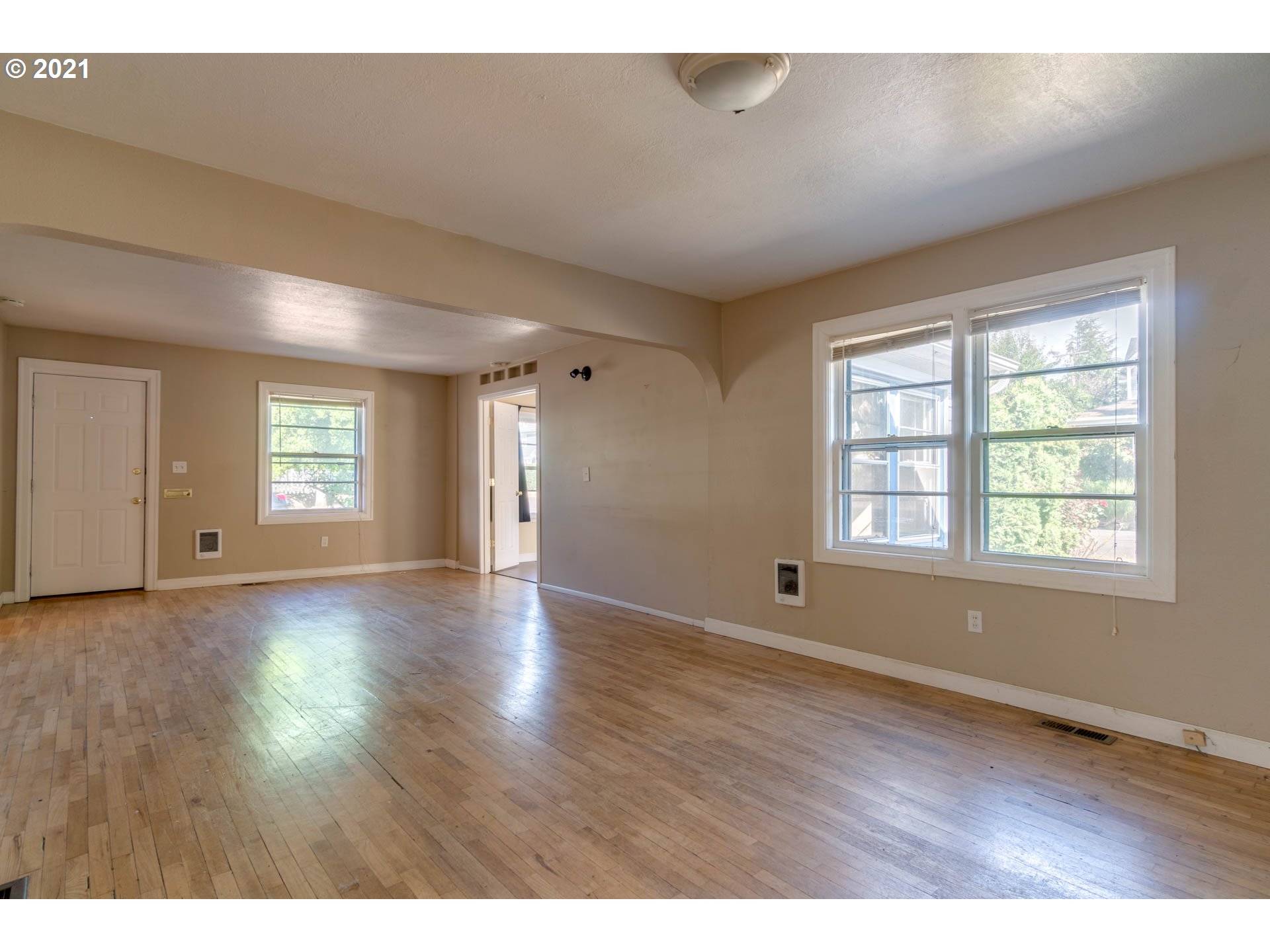 Oregon City, OR 97045,820 9TH ST