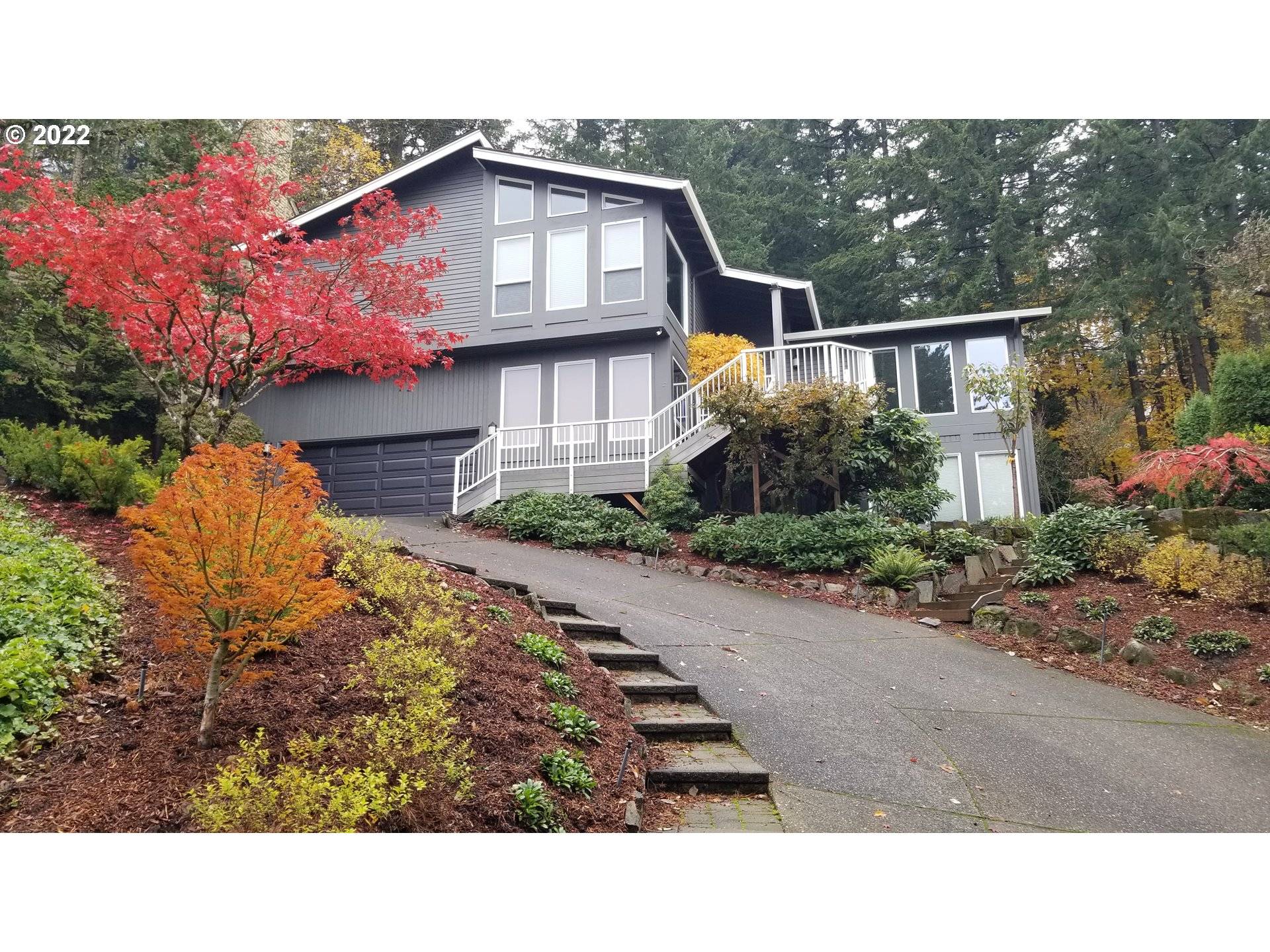 6 GROUSE TER, Lake Oswego, OR 97035