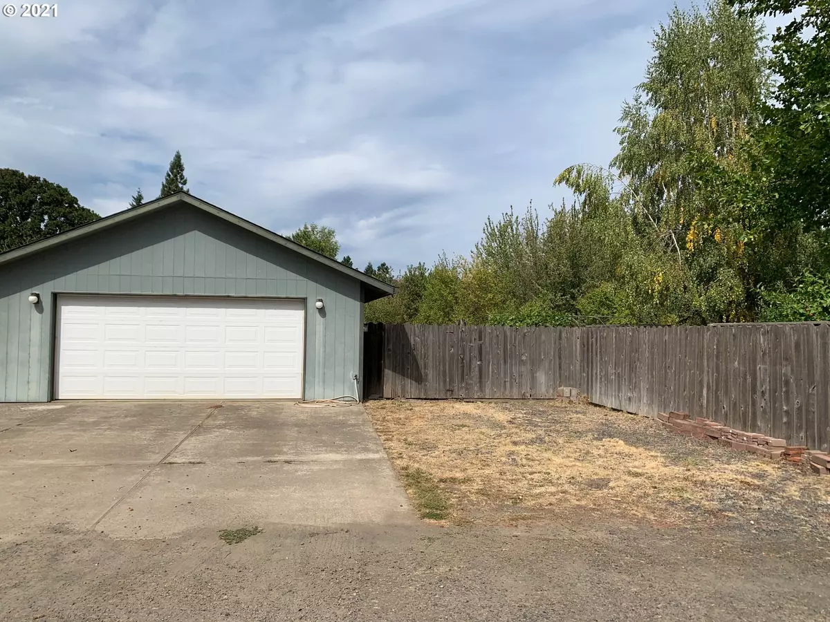 Amity, OR 97101,500 MAPLE CT