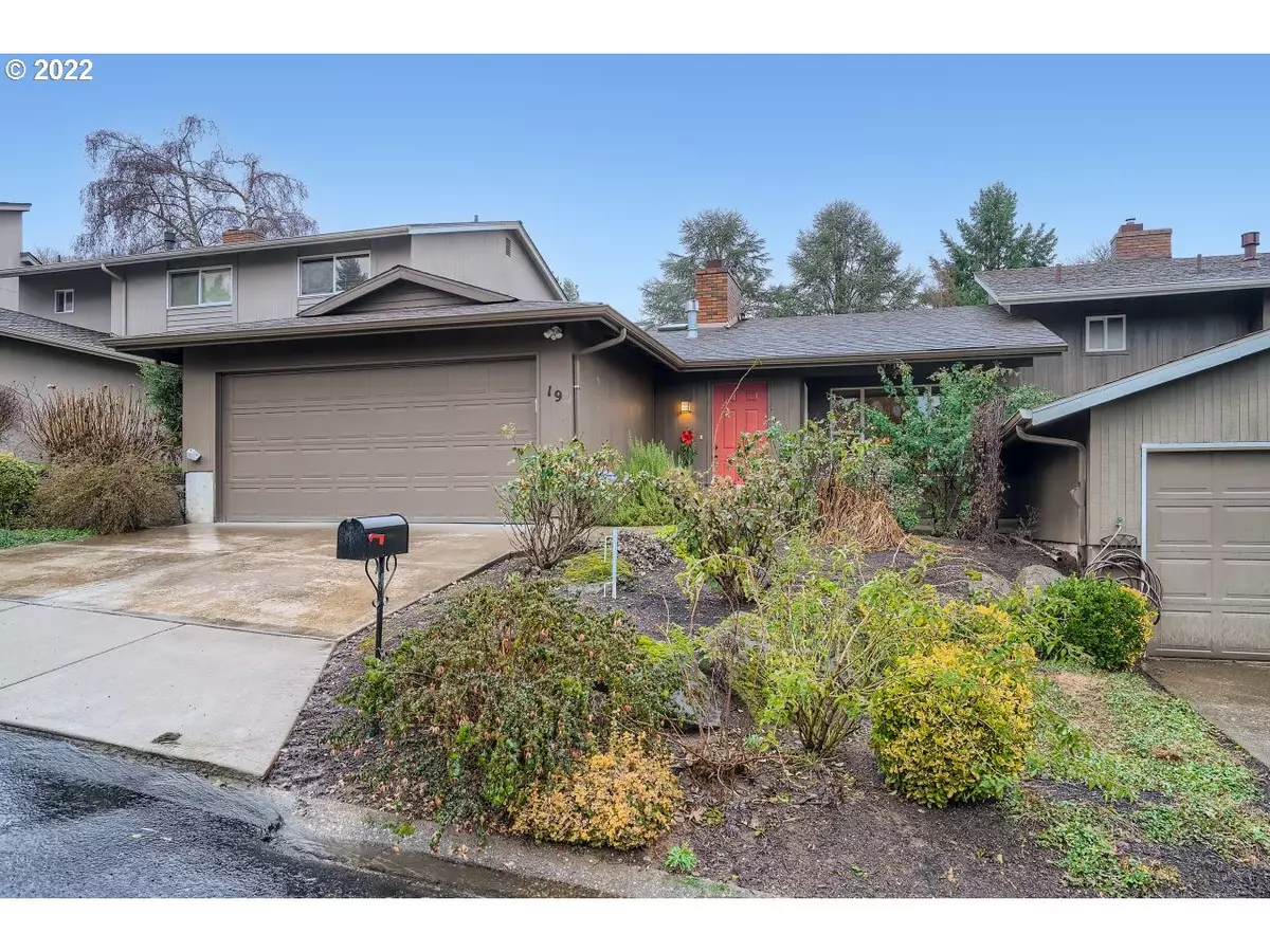 Lake Oswego, OR 97035,19 BRITTEN CT