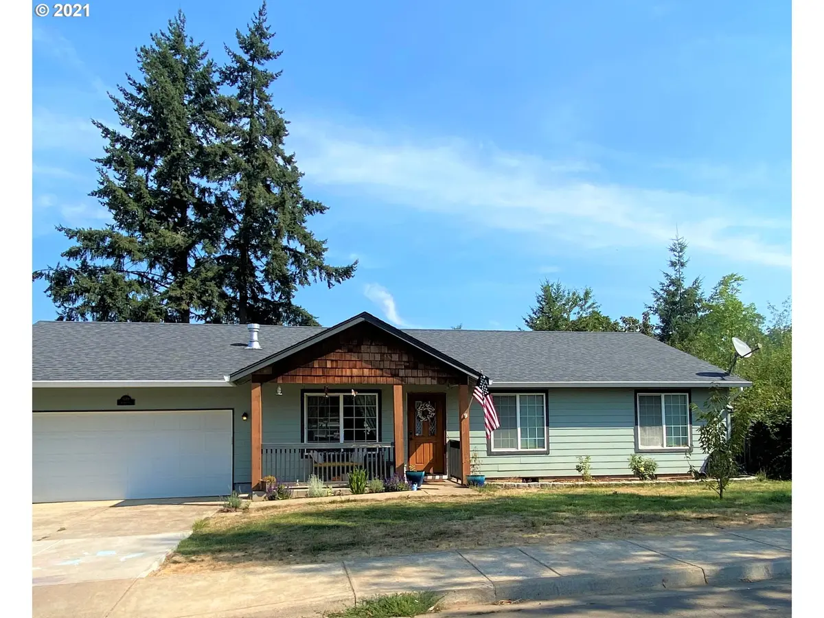 990 ARTHUR AVE, Cottage Grove, OR 97424