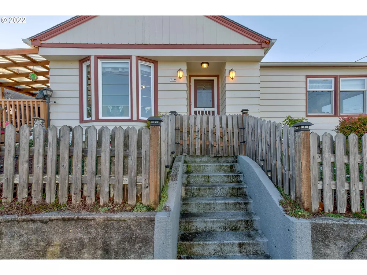 Astoria, OR 97103,719 6th ST