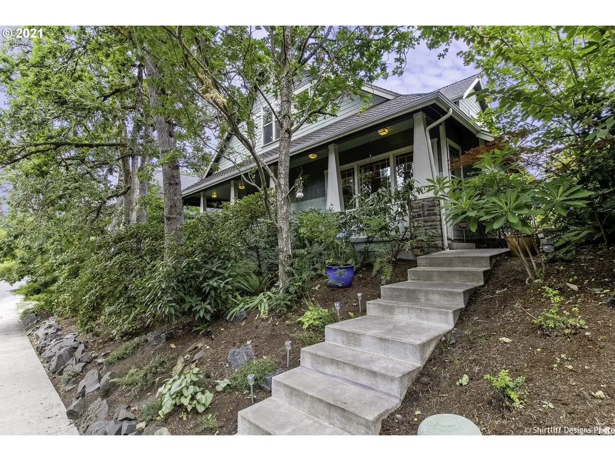 2613 LAUREL HILL DR, Eugene, OR 97403