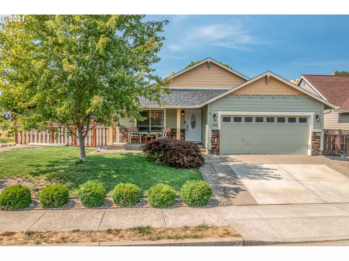 Winston, OR 97496,250 DANIELLE DR