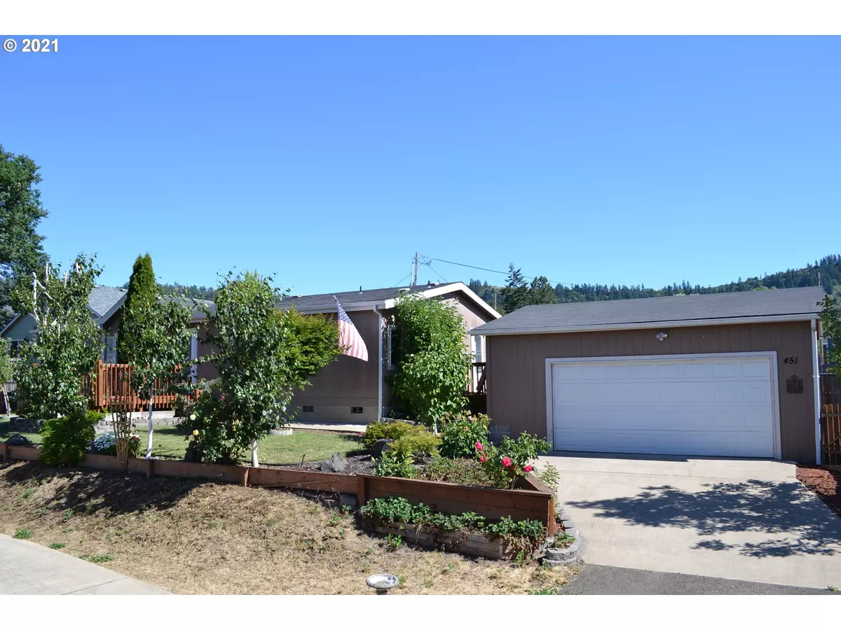 Winston, OR 97496,451 SE TOKAY ST