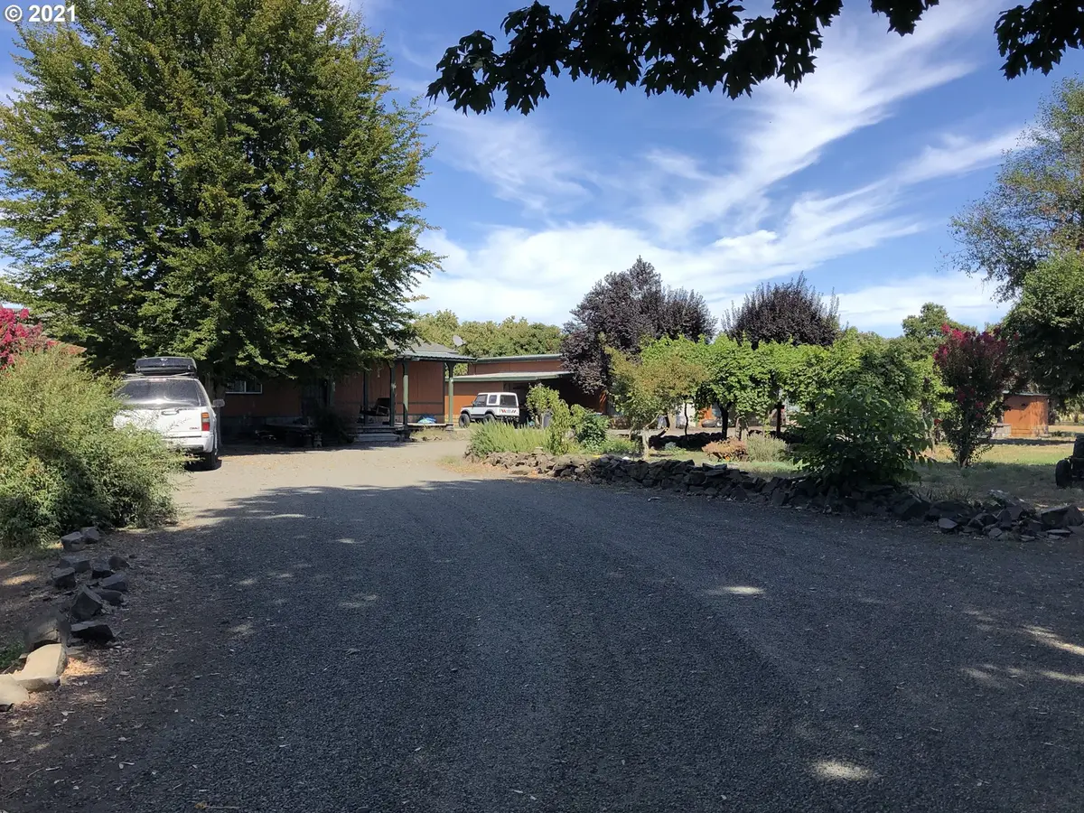 95775 HOWARD LN, Junction City, OR 97448