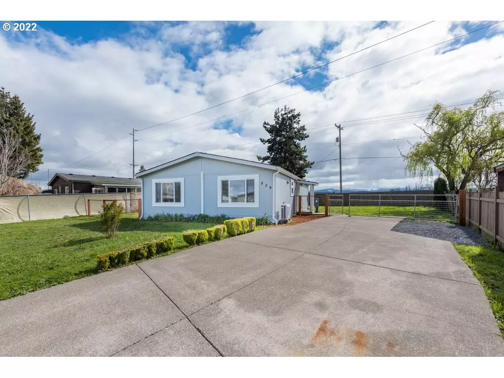 Molalla, OR 97038,809 MATHIAS CT