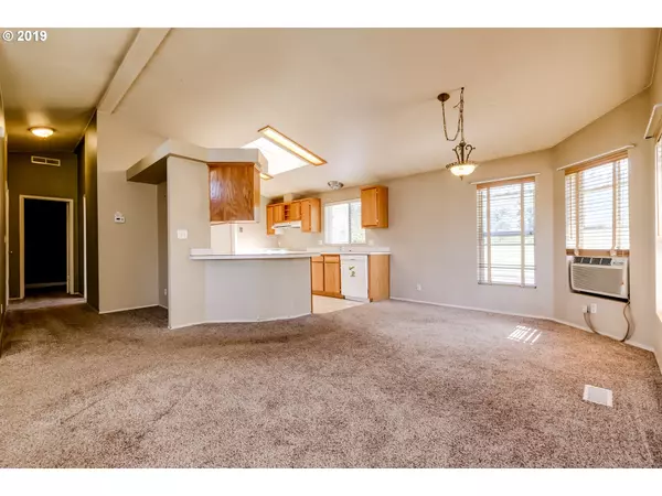 Eugene, OR 97402,86096 SELLS VIEW LN