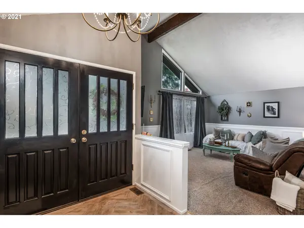 Eugene, OR 97408,2576 ERIN WAY