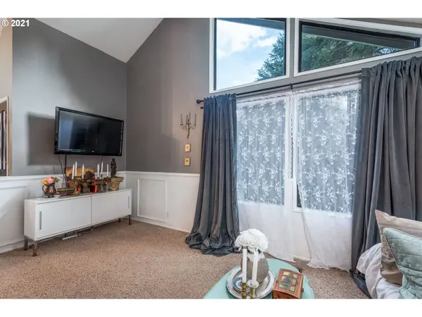 Eugene, OR 97408,2576 ERIN WAY