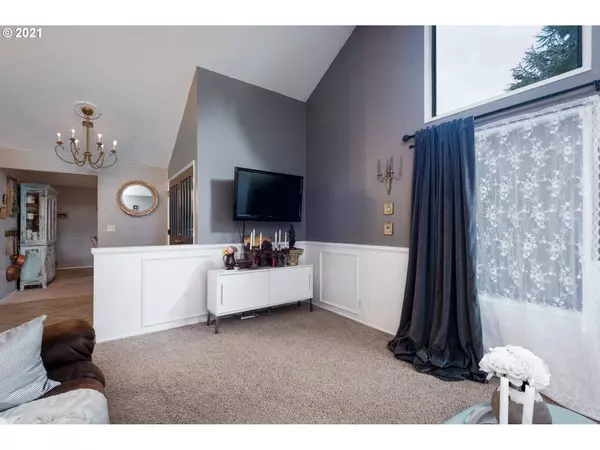 Eugene, OR 97408,2576 ERIN WAY