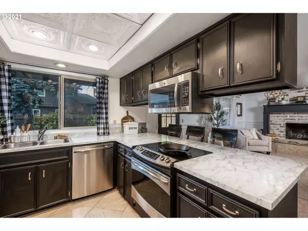 Eugene, OR 97408,2576 ERIN WAY