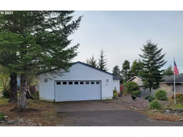 740 SE BIRD AVE, Waldport, OR 97394