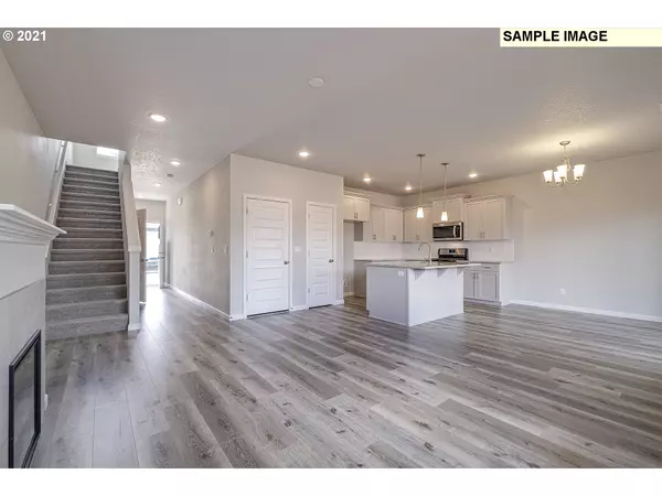 St Helens, OR 97051,31 Shore DR