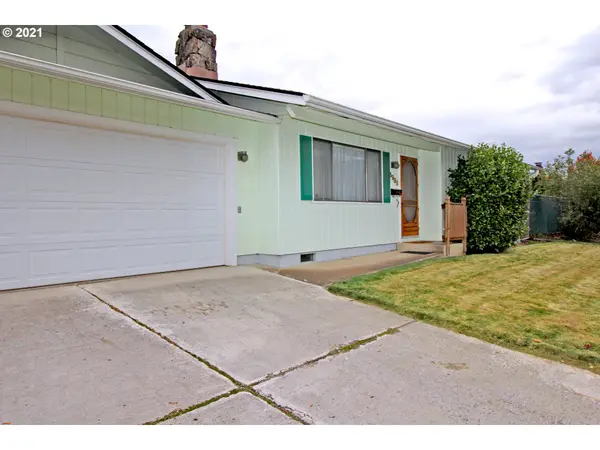 6988 B ST, Springfield, OR 97478