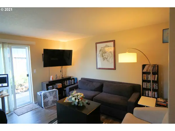 9303 SE GLADSTONE ST, Portland, OR 97266