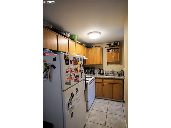 9303 SE GLADSTONE ST, Portland, OR 97266