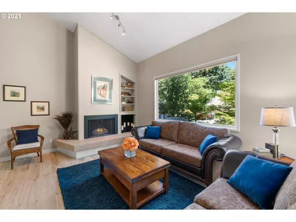 Portland, OR 97224,17221 SW OAKENSHIELD CT