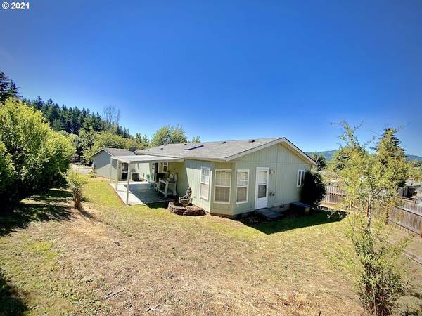 5986 Kalmia LN, Springfield, OR 97478