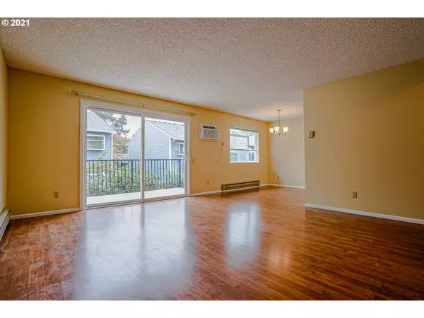 Tigard, OR 97224,10930 SW MEADOWBROOK DR #35