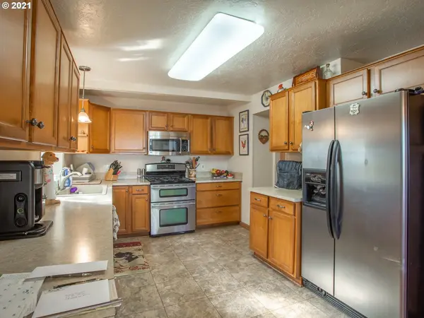 680 W MAIN ST, Hillsboro, OR 97123