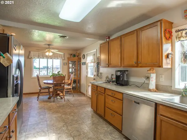 680 W MAIN ST, Hillsboro, OR 97123