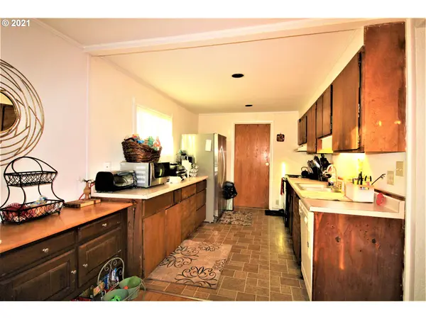 Springfield, OR 97477,425 26TH ST