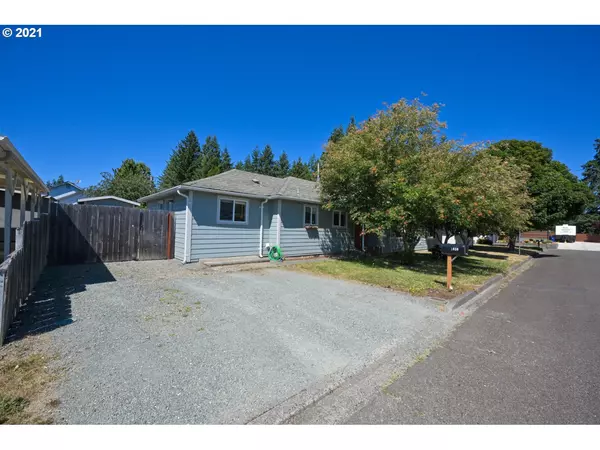 1030 W 11TH ST, Coquille, OR 97423