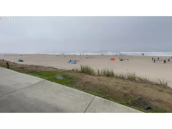 Lincoln City, OR 97367,171 SW HWY 101 #113