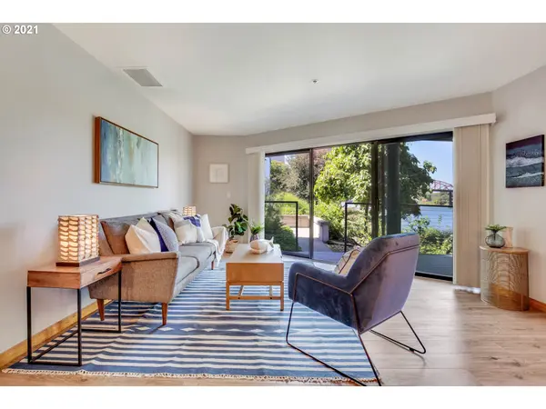 720 NW NAITO PKWY #D1, Portland, OR 97209