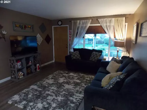 Portland, OR 97236,17552 SE HAIG DR